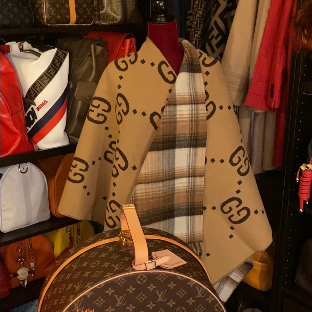 Gucci ponchos - Picture 5 of 12